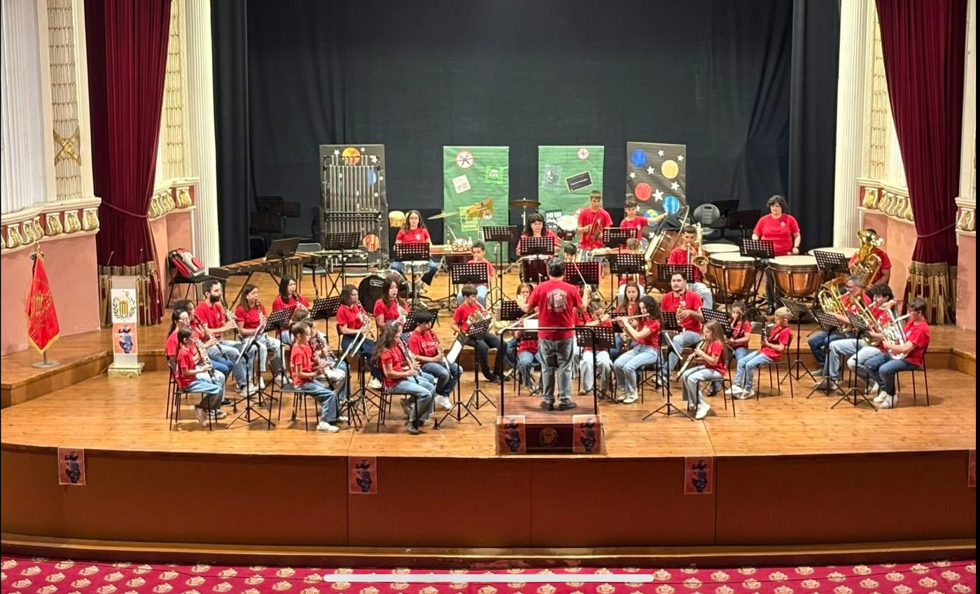 Banda de Iniciación La Bandica en el Teatro Montecarlo