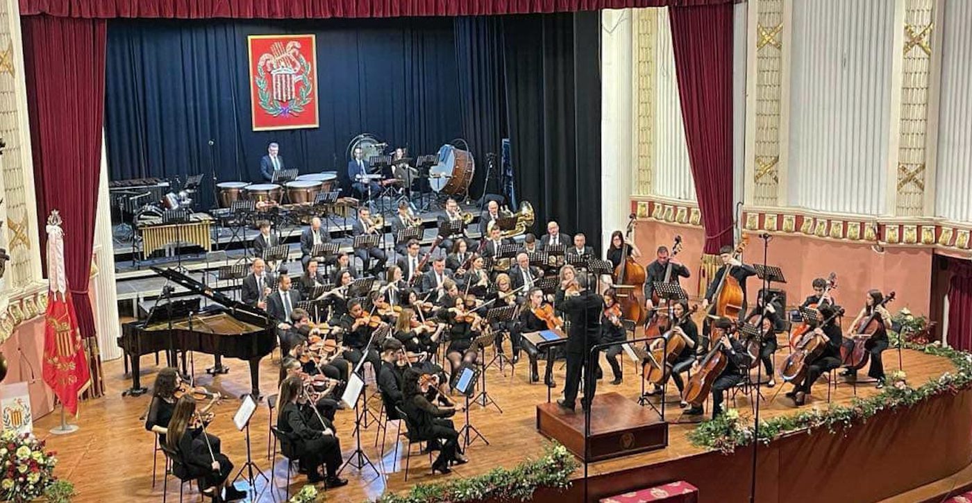 Orquesta de la S. M. La Artística en el Teatro Montecarlo